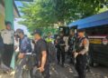 Pemindahan Saleh dan satu narapidana lain ke Nusakambangan yang dikawal ketat petugas dan aparat, Minggu (8/6/2026).