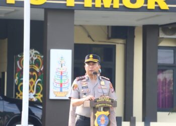 Kapolres Bartim AKBP Eddy Santoso, menyampaikam arahan dalam apel, Senin (8/6/2026).