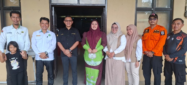 Wakil Ketua I DPRD Murung Raya, Dina Maulidah (tengah), meninjau kesiapan fasilitas yang akan digunakan pada gelaran MTQ Korpri ke-VIII Tingkat Provinsi Kalteng di Murung Raya, Senin (8/6/2026).