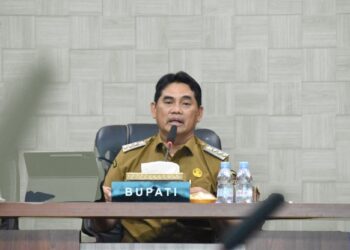 Bupati Barito Utara H. Shalahuddin, memimpin rapat persiapan pelaksanaan Festival Merdeka, di Aula Setda, Senin (8/7/2026).