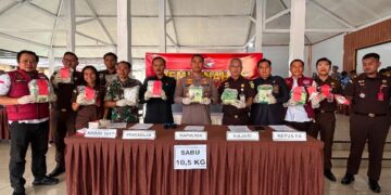 Kapores Lamandau AKBP Joko Handono, beserta jajaran dalam pemusnahan barang bukti sabu 10,5 kilogram, Selasa (9/6/2026).