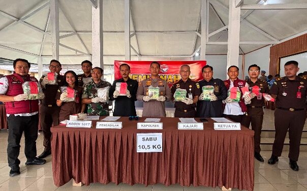 Kapores Lamandau AKBP Joko Handono, beserta jajaran dalam pemusnahan barang bukti sabu 10,5 kilogram, Selasa (9/6/2026).