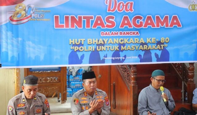 Kapolres Bartim AKBP Eddy Santoso, yang mengikuti doa bersama di Masjid Al Harist Polres Bartim, Kamis (11/6/2026).