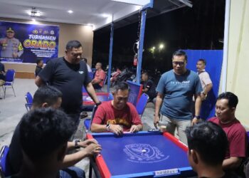 Kapolres Kapuas AKBP Gede Eka Yudharma, turut menyaksikan langsung pertandingan Orado sambut Hari Bhayangkara ke-80, Rabu malam (10/6/2026).