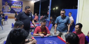 Kapolres Kapuas AKBP Gede Eka Yudharma, turut menyaksikan langsung pertandingan Orado sambut Hari Bhayangkara ke-80, Rabu malam (10/6/2026).