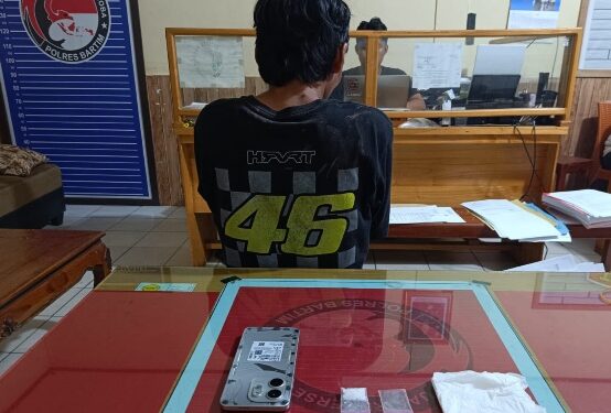 AF alias Ebeng (35) dan barang bukti.