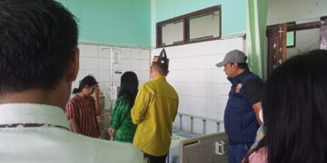 Anggota Reskrim Polres Gunung Mas sedang menangani dugaan persetubuhan anak dibawah umur. (Ist Satreskrim Polres Gunung Mas).