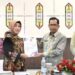 Ketua DPRD Kabupaten Barito Utara, Hj. Mery Rukaini, didampingi Wakil Ketua II DPRD Hj. Henny Rosgiaty Rusli, Ketua Bapemperda Hj. Sri Neni Trianawati, sejumlah anggota DPRD, tim penyusun naskah akademik, serta jajaran Kantor Wilayah Kementerian Hukum Kalimantan Tengah.