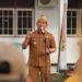 Bupati Barito Utara, H. Shalahuddin, memimpin apel pagi di Kantor DPMDSos setempat, Selasa (23/6/2026).