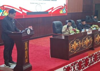 Rapat Paripurna Ke-5 Masa Sidang II Tahun Sidang 2026 dengan agenda mendengarkan pandangan umum fraksi-fraksi terhadap Rancangan Peraturan Daerah (Raperda) usulan Pemerintah Kabupaten Murung Raya tentang perubahan struktur dan penataan kelembagaan perangkat daerah, Selasa (23/6/2026).