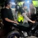 Petugas yang mengamankan kendaraan diduga aksi balap liar, Jumat (26/6/2026) malam.