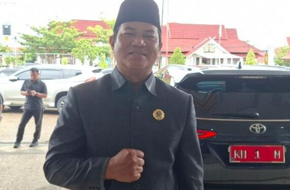Ketua Komisi II DPRD Murung Raya, Bebie.