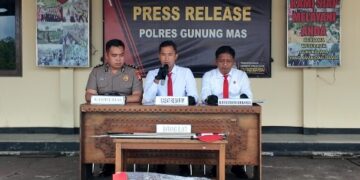 Kasat Reskrim AKP Agung Gunawan Putra, didampingi Kasat Resnarkoba IPTU Sutrisno, dan PS Kasi Humas IPDA Abner, dalam press release kasus, Senin (29/6/2026).