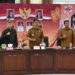 Bupati Barito Utara H. Shalahuddin, memimpin Dialog Interaktif bersama kepala desa se-Kabupaten Barito Utara di Aula Dinas Lingkungan Hidup Barito Utara, Muara Teweh, Senin (29/6/2026).