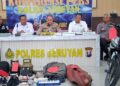 Kapolres Seruyan AKBP Beddy Suwendi, beserta jajaran dalam press release, Senin (26/6/2026).
