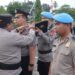 Kapolresta Palangka Raya, Kombes Pol Dedy Supriady, menyematkan pangkat. (Ist)