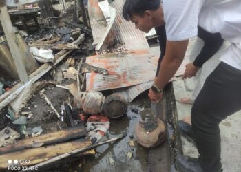 Polisi ketika melakukan olah TKP.