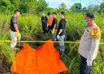 Polisi melakukan olah TKP temuan Jenazah tanpa identitas di Sabangau, Selasa (30/6/2026). (Ist)