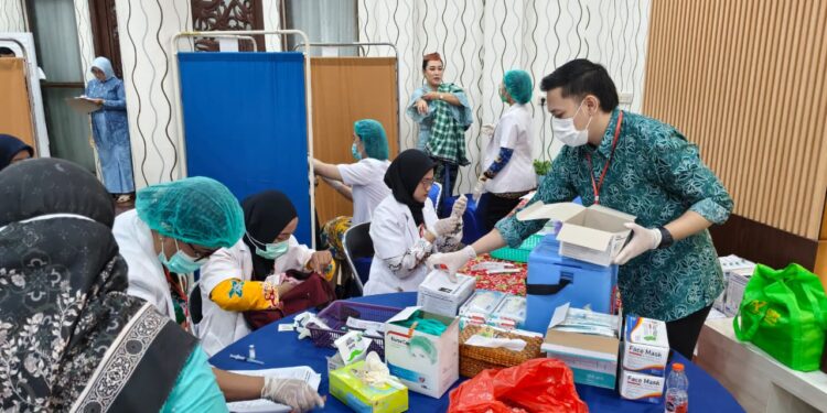 Pelaksanaan vaksinasi HPV yang diselenggarakan di Rumah Jabatan Bupati Bartim, Selasa (21/4/2026).