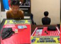 FA (39) dan M (38) beserta barang bukti.