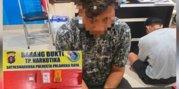 MAR (26) dan barang bukti.