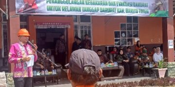 Bupati Bartim M. Yamin ketika menyampaikan sambutan dalam Pelatihan Penanggulangan Kebakaran dan Evakuasi Darurat bagi Relawan Tanggap Darurat di Tamiang Layang, Kamis (23/7/2026).