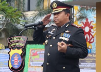Kapolresta Palangka Raya Kombes Pol Dedy Supriadi, memimpin Upacara Hari Bhayangkara ke-80 Tahun 2026 di halaman Mapolresta Palangka Raya, Rabu (1/7/2026).