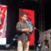 Bupati Barito Utara, H. Shalahuddin, menyampaika. sambutan dalam malam pembukaan parade Band Rock Classic, Selasa (1/7/2026) malam.