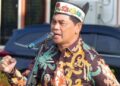 Bupati Barito Utara, H.Shalahuddin, memimpin apel pagi di lingkungan Badan Perencanaan Pembangunan, Riset dan Inovasi Daerah (Bapperida) Kabupaten Barito Utara, Kamis (2/7/2026).