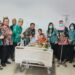 Wabup Barito Utara, Felix Sonadie Y.Tingan, beserta jajaran PKK dan GOW Barito Utara, menjenguk bayi terindikasi stunting, Kamis (2/7/2026).