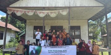 Wakil Ketua I DPRD Murung Raya, Dina Maulidah, saat melaksanakan reses di Desa Dirung Pundu dan Desa Dirung Pinang.