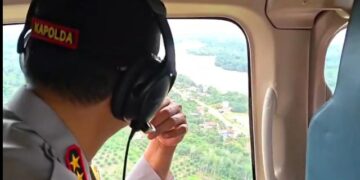 Kapolda Kalteng Irjen Pol Iwan Kurniawan, melakukan patroli udara untuk memantau langsung lokasi kejadian, Jumat (3/7/2026).