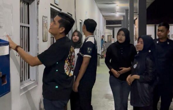 Kepala Rutan Tamiang Layang, Agung Novarianto, beserta jajaran saat melakukan trolling blok hunian, Sabtu (11/7/2026). (Ist)