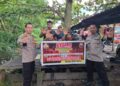 Personel Polsek Bukit Batu, saat sosialisasi karhutla, Senin (13/7/2026). (Ist)