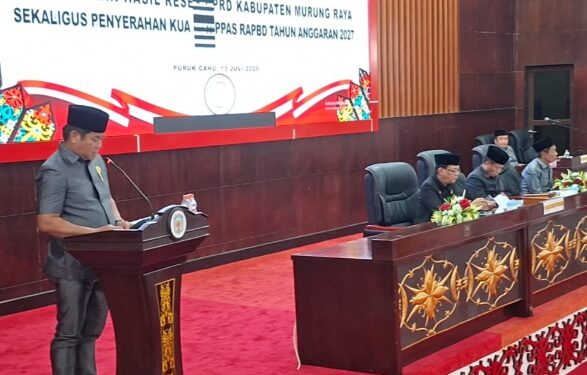 Ketua Komisi II DPRD Kabupaten Murung Raya, Bebie, dalam kegiatan paripurna, baru - baru tadi.