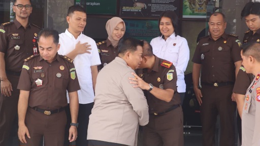 Kapolresta Palangka Raya, Kombes Pol Dedy Supriadi, saat silahturahmi disambut Kajari Palangka Raya, Yunardi, Rabu (15/7/2026).