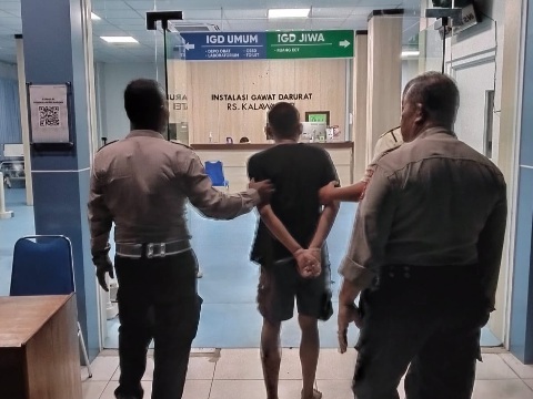 Pria berinisial A (25) yang berhasil diamankan usai mengamuk. (ist)