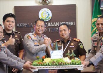 Kapolres Bartim AKBP Eddy Santoso, dan Kajari Bartim Rahmad Isnaini, pada momen HBA ke-66, Rabu (22/7/2026). (ist)