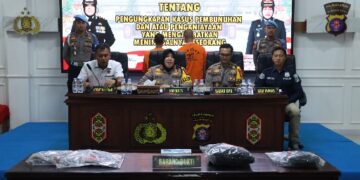 Kapolres Kapuas AKBP Rina Perwitasari, beserta jajaran dalam press release pengungkapan kasus pembunuhan, Rabu (22/7/2026). (ist)