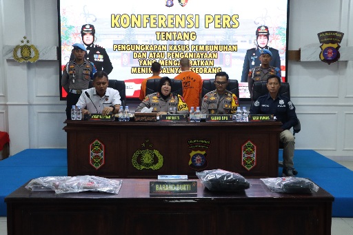 Kapolres Kapuas AKBP Rina Perwitasari, beserta jajaran dalam press release pengungkapan kasus pembunuhan, Rabu (22/7/2026). (ist)