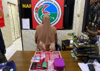 NS (47) dan barang bukti. (ist)