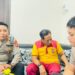 Kasat Lantas Polres Gunung Mas, IPTU Eko Erry Setiawan, bersama KBO-nya IPDA Agung dan Kanit Gakkum saat dibincangi wartawan di ruang kerja, Jumat (24/7/2026).