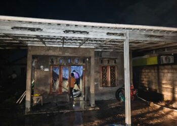 Rumah warga yang terbakar di Kereng Bengkirai Palangka Raya, Sabtu (25/7/2026). (ist)
