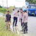 Kasat Lantas Polres Gunung Mas IPTU Eko Erry Setiawan, didampingi Kasi Propam IPTU Supono, dan dihadiri Perwakilan Ditlantas Polda Kalteng Egidio, bersama saksi kunci saat sedang melakukan Olah TKP TTA di Kelurahan Kampuri, Selasa (28/7/2026).