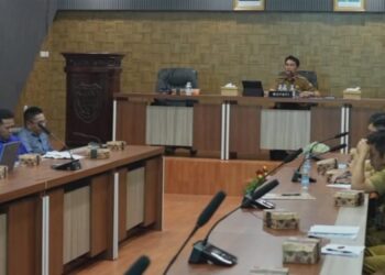 Bupati Bartim, H. Shalahuddin, memimpin Rapat Koordinasi Sistem Penyediaan Air Minum (SPAM) PDAM, Selasa (28/7/2026).