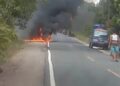 Motor beat yang terbakar di Bambulung Jalan Ampah-Buntok, Senin (27/7/2026).(ist)