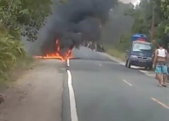 Motor beat yang terbakar di Bambulung Jalan Ampah-Buntok, Senin (27/7/2026).(ist)