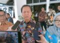 Ketua Komisi III DPRD Kalteng, Sugiyarto, ketika dowawancarai wartawan.