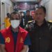 Salah satu tersangka korupsi dana hibah Kotim saat digiring oleh penyidik Kejati Kalteng. (ist)