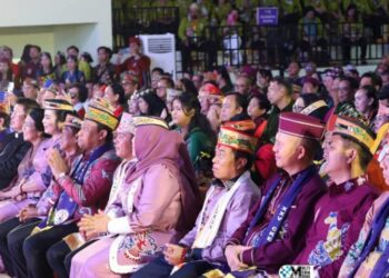 Ketua DPRD Kabupaten Murung Raya, Rumiadi, menghadiri pembukaan Sinode Umum XXV Gereja Kalimantan Evangelis (GKE) yang berlangsung di Gedung Olahraga (GOR) Tana Malai Tolung Lingu (TMTL), Puruk Cahu, Selasa (7/7/2026).